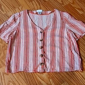 Urban Romantics Short Sleeve V-Neck Button up Blouse Size Large